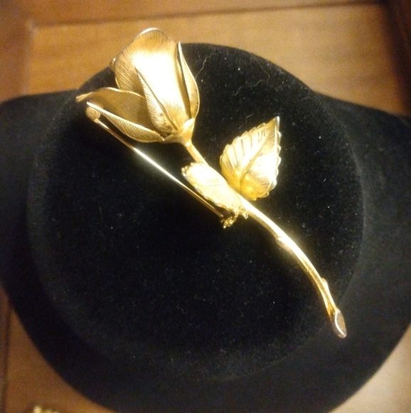 Giovanni Gold Rose VTG Brooch - Picture 1 of 4